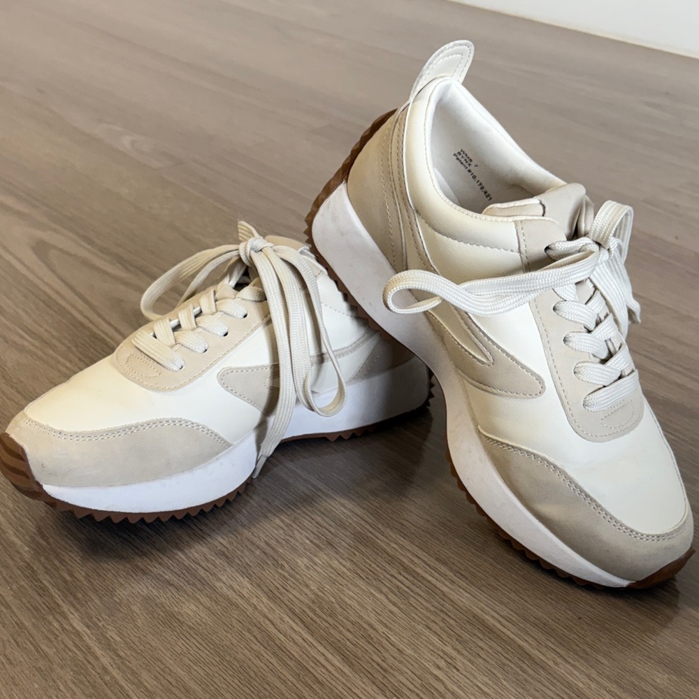 Dolce Vita Sneakers